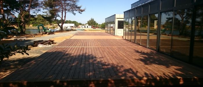 Terrasse pin du nord classe 4 marron